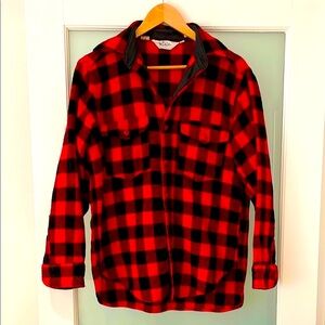 Woolrich Red & Black Plaid Flannel Overshirt – Size M